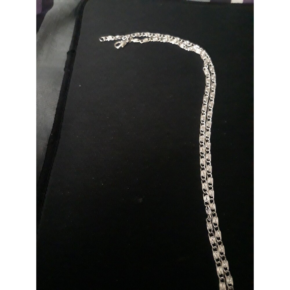 Silvertone chain